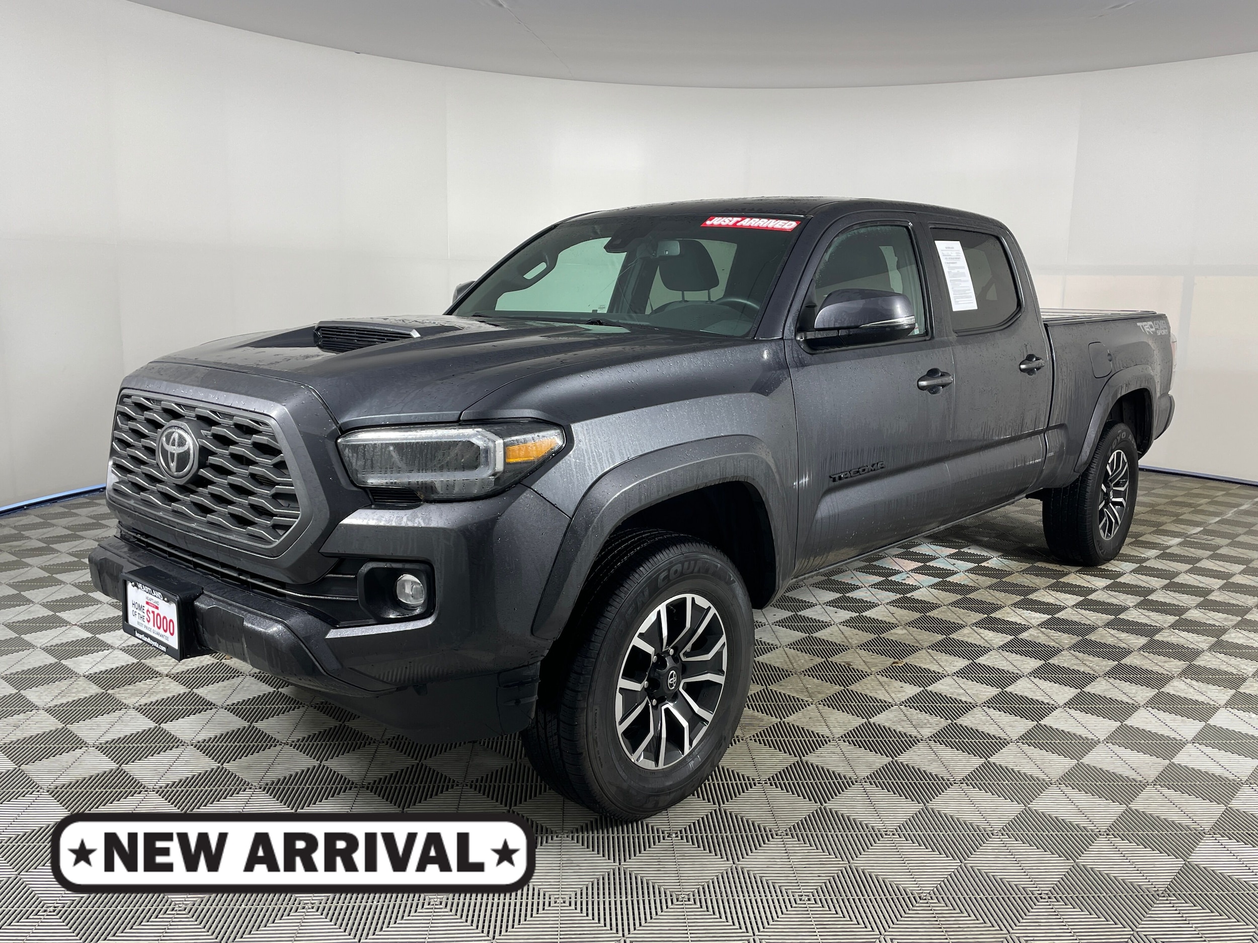 2023 Toyota Tacoma TRD Sport's photo
