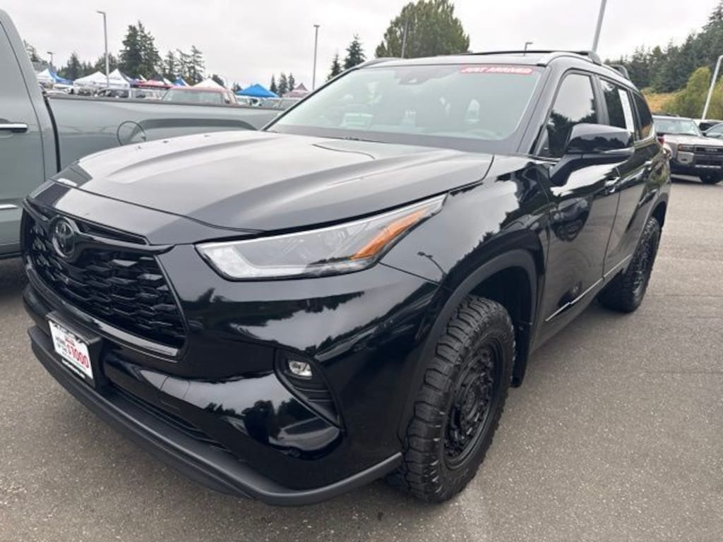 Used 2024 Toyota Highlander XLE SUV