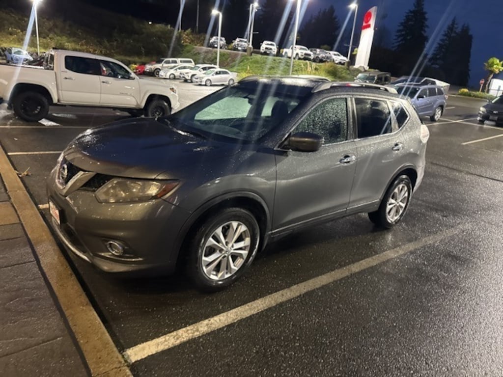 Used 2016 Nissan Rogue SV SUV