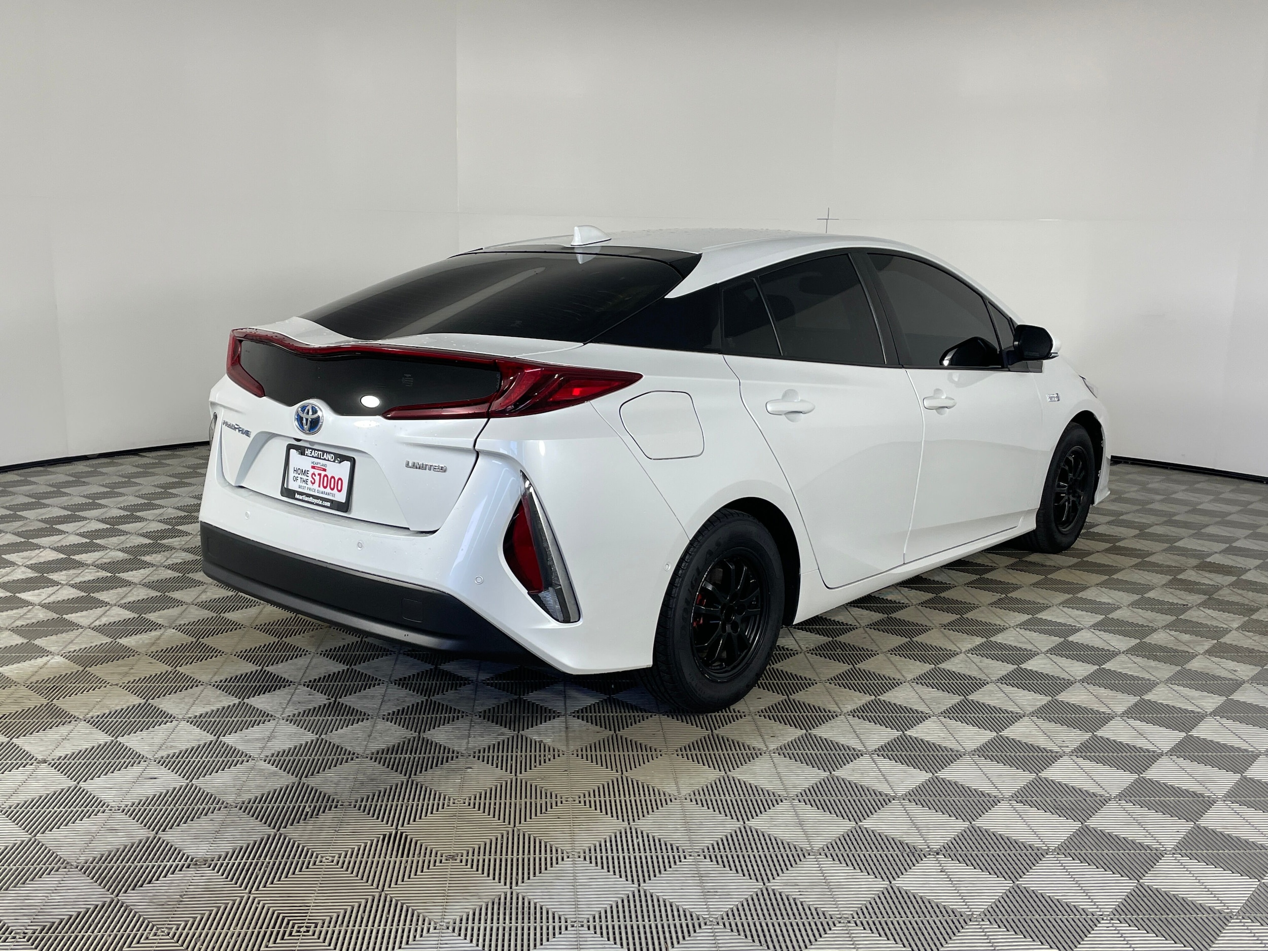 2021 Toyota Prius Prime Limited - Photo 16