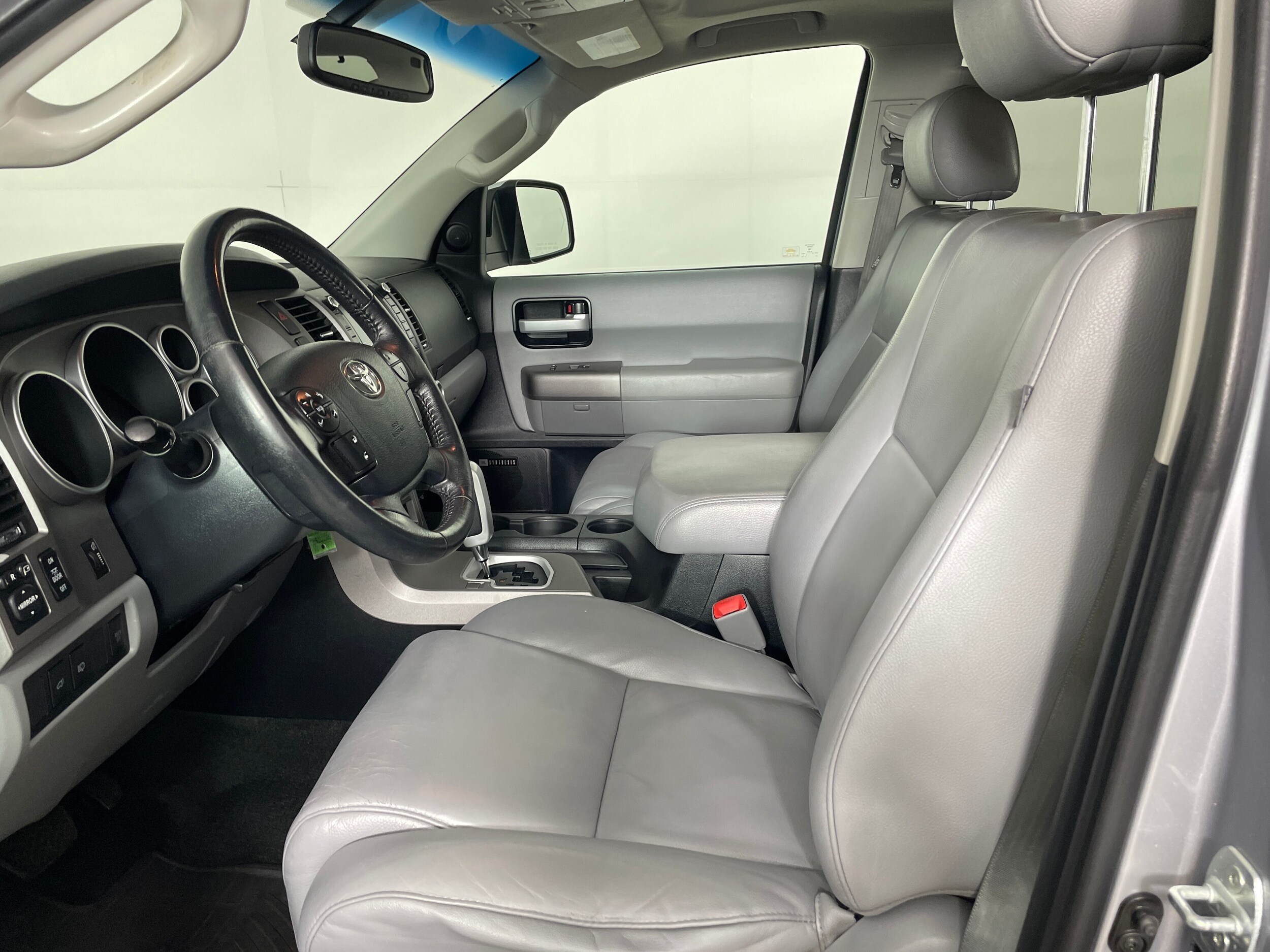 2012 Toyota Sequoia Limited photo 3