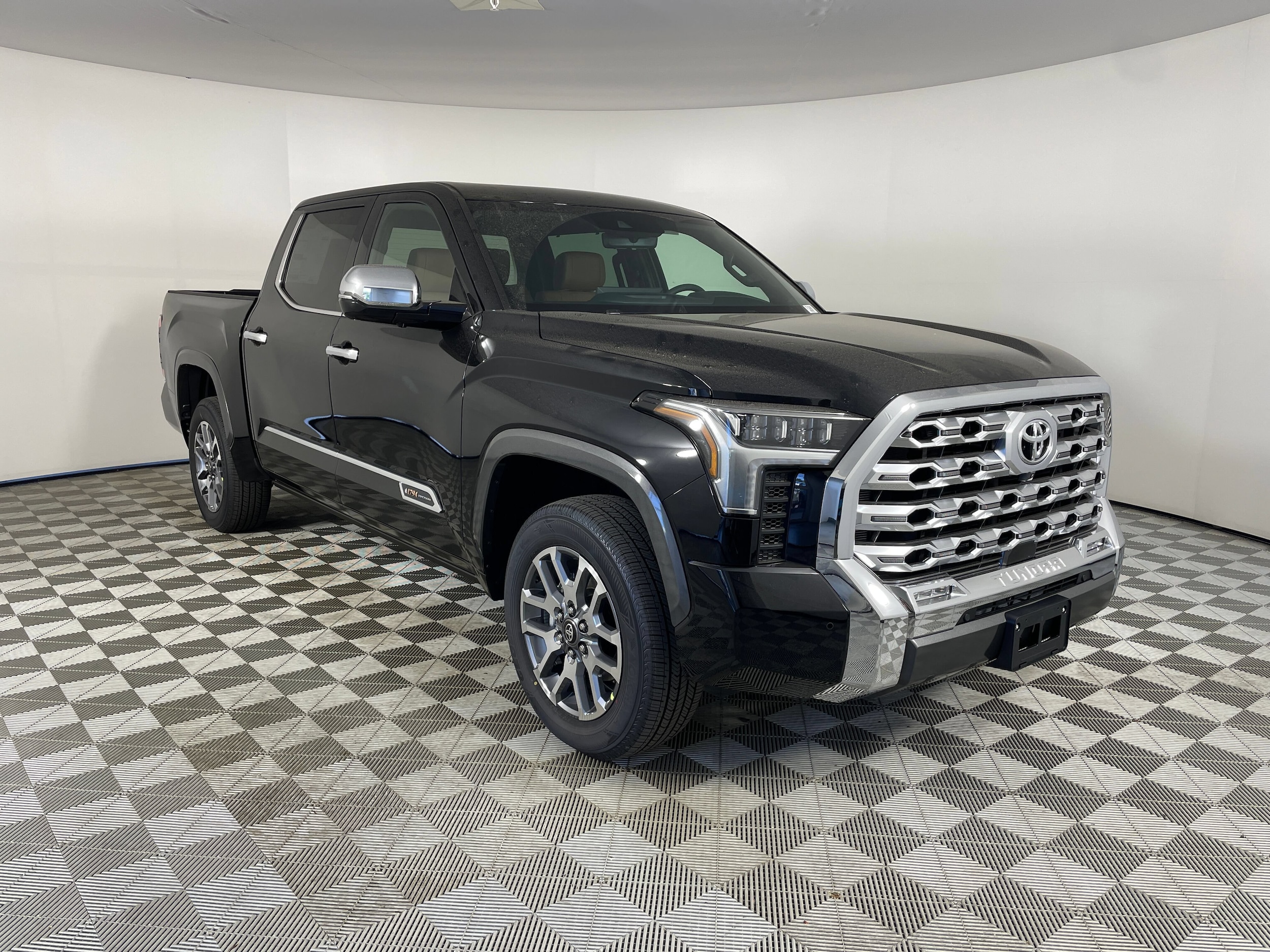 2026 Toyota Tundra 1794 Edition - Photo 10