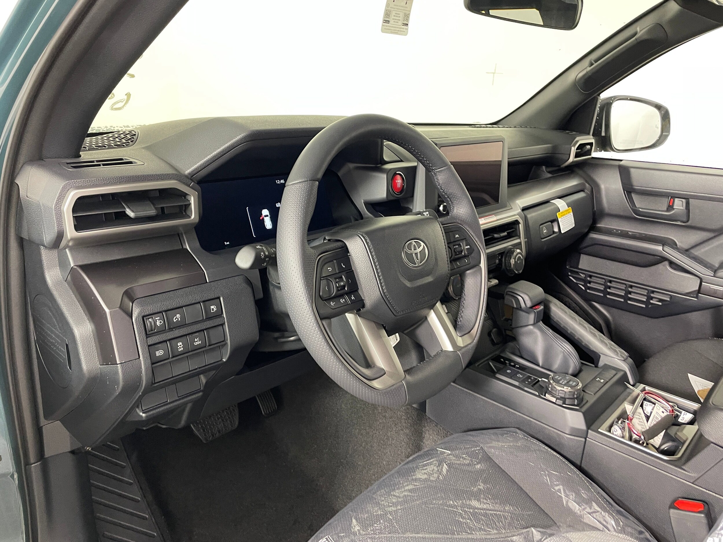 2025 Toyota 4Runner TRD Off-Road photo 2