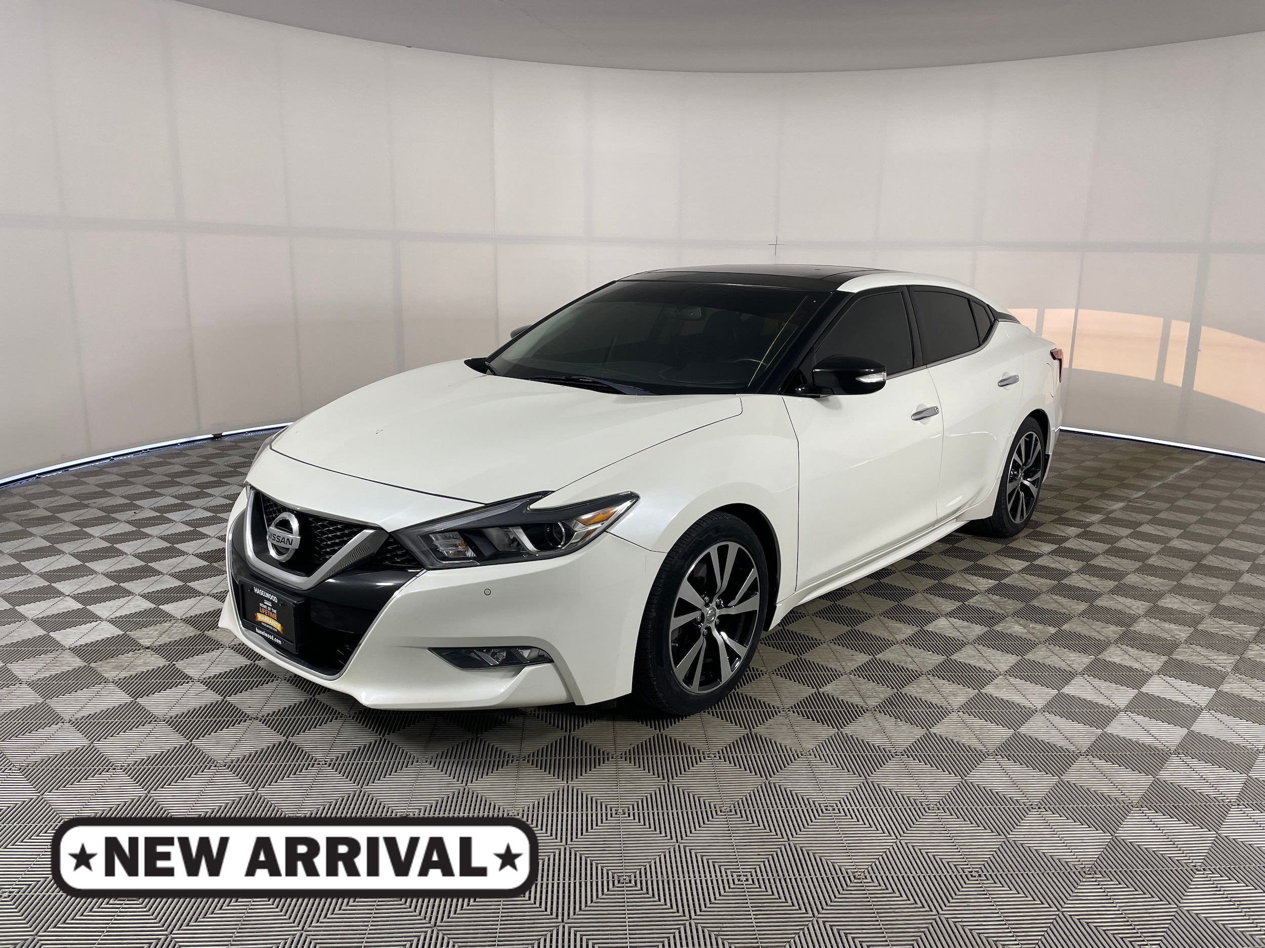 2018 Nissan Maxima SL's photo