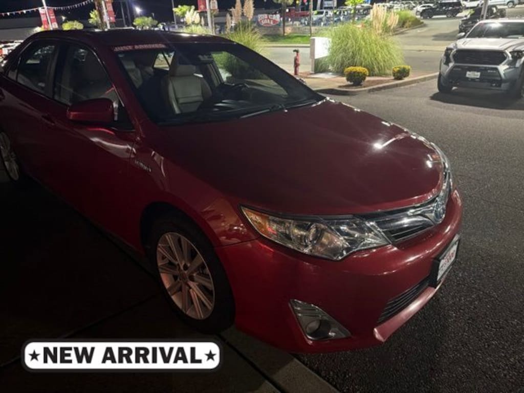 Used 2012 Toyota Camry Hybrid LE Sedan