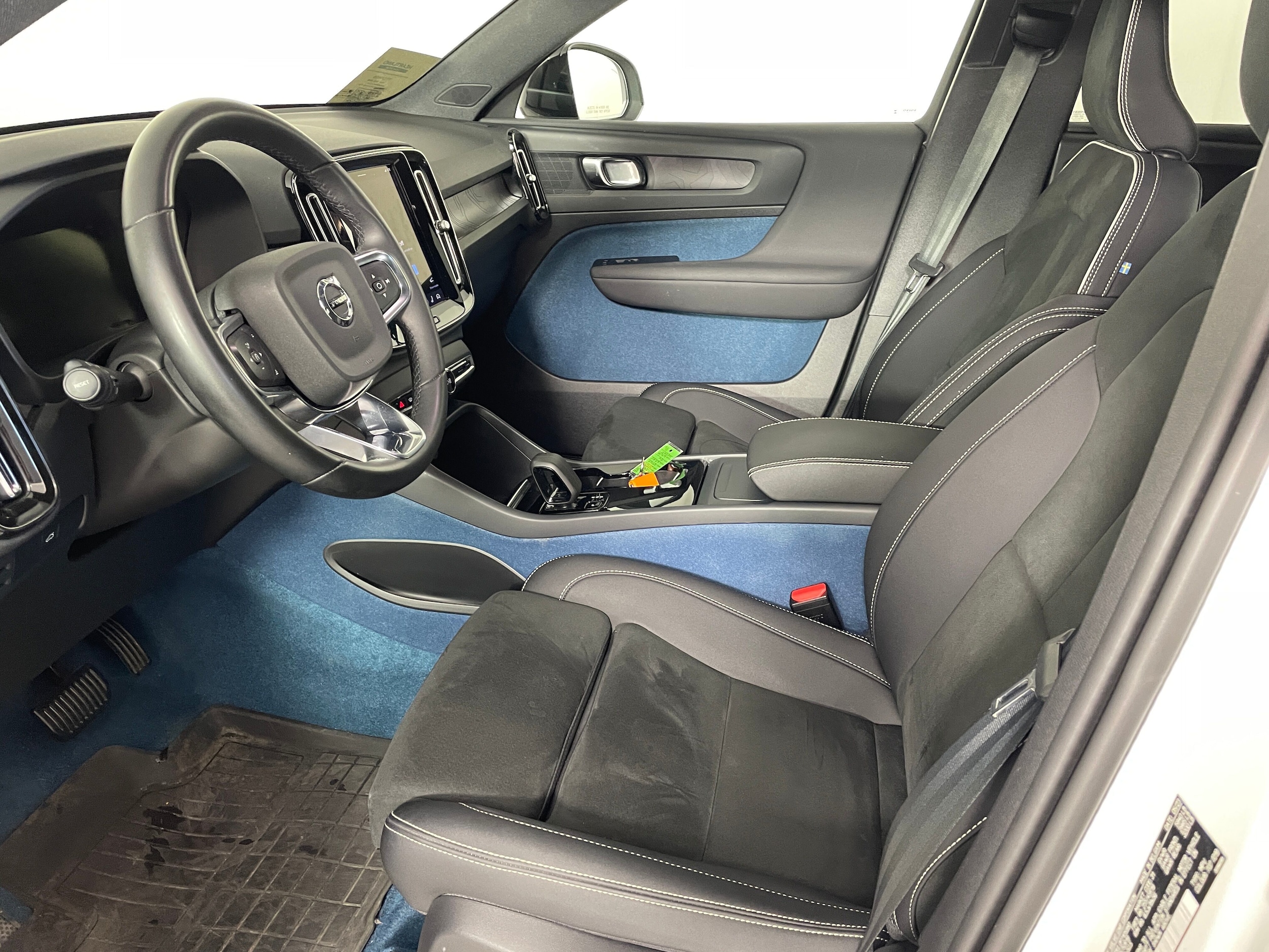 Used 2023 Volvo XC40 Plus with VIN YV4ED3UL0P2105990 for sale in Bremerton, WA