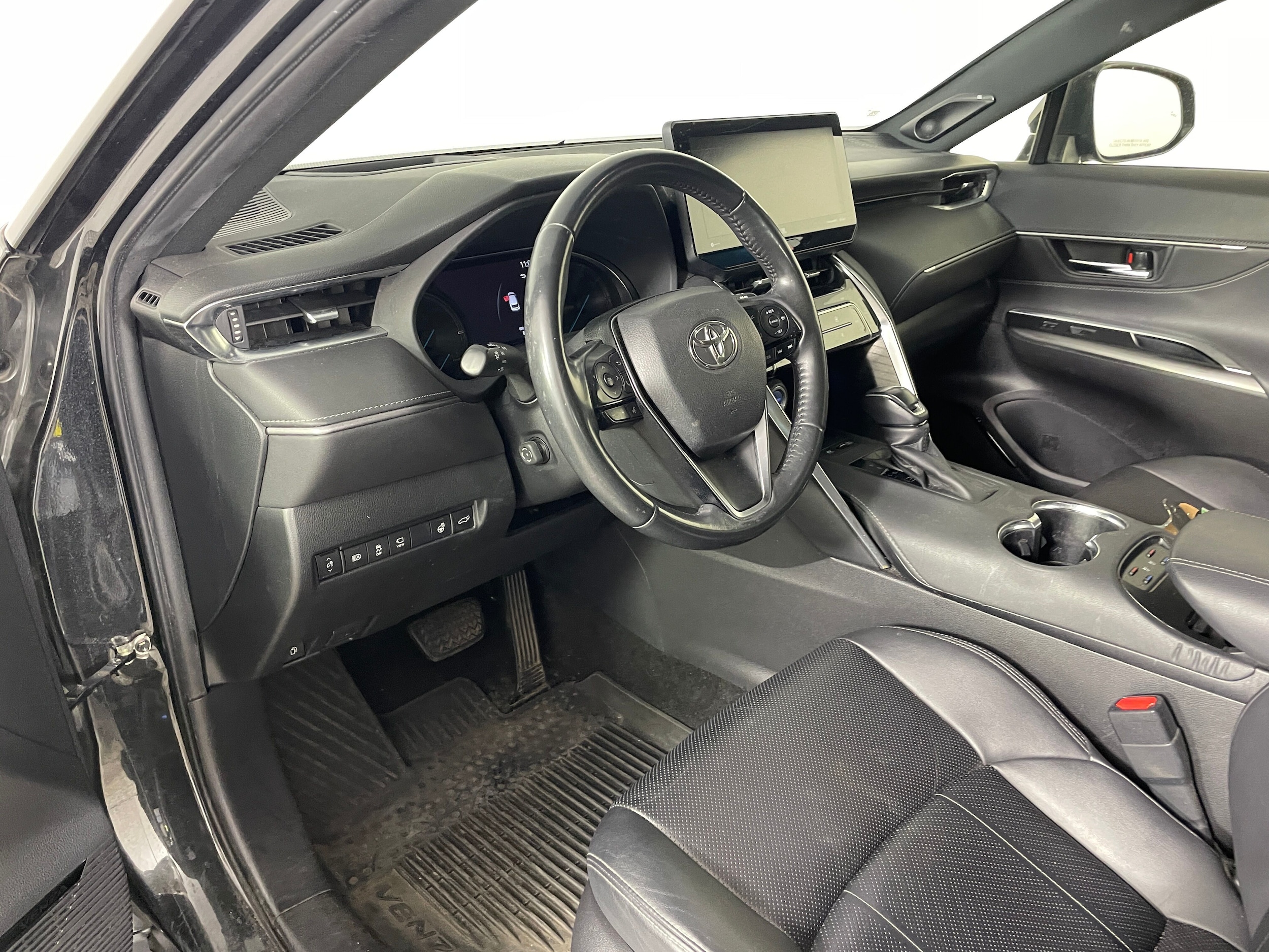 2021 Toyota Venza Limited photo 3