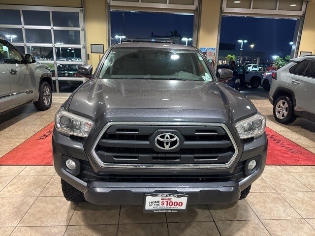 2017 Toyota Tacoma SR5 V6 photo 2