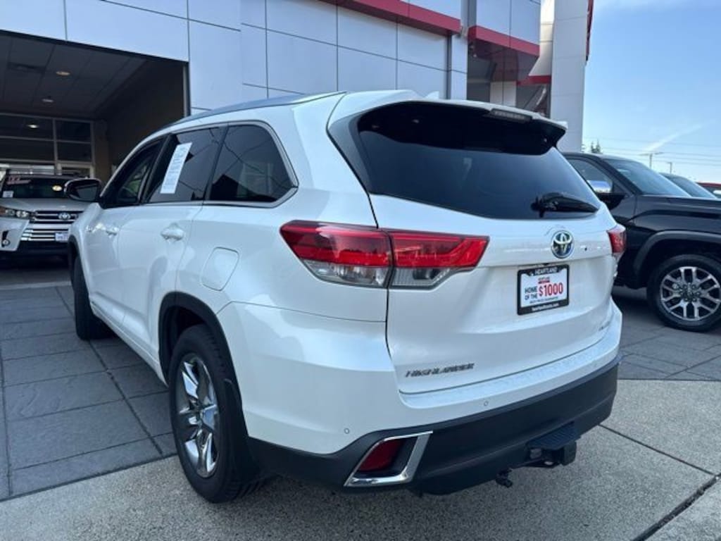 Used 2019 Toyota Highlander Hybrid Limited Platinum V6 SUV