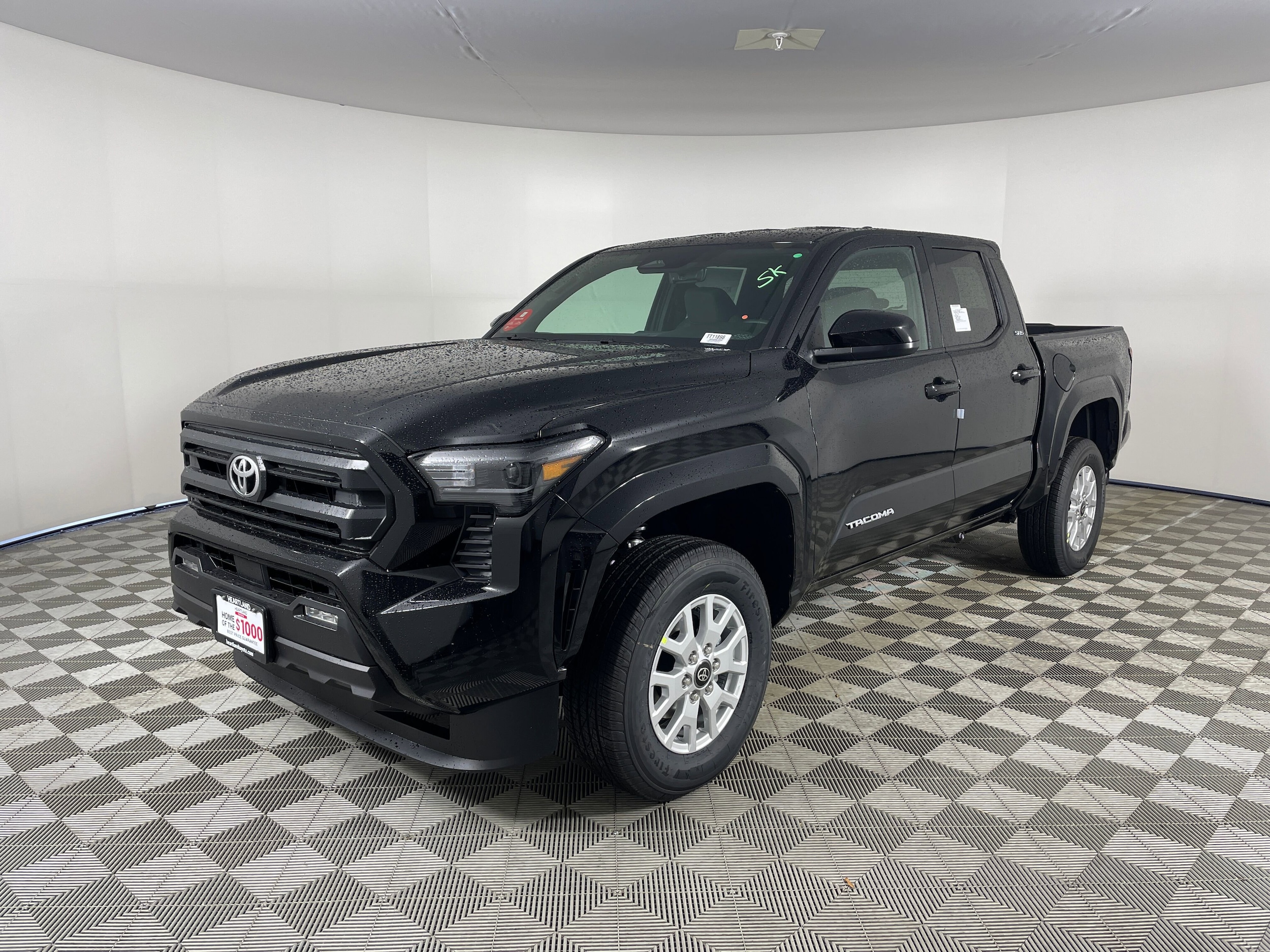 2025 Toyota Tacoma SR5's photo