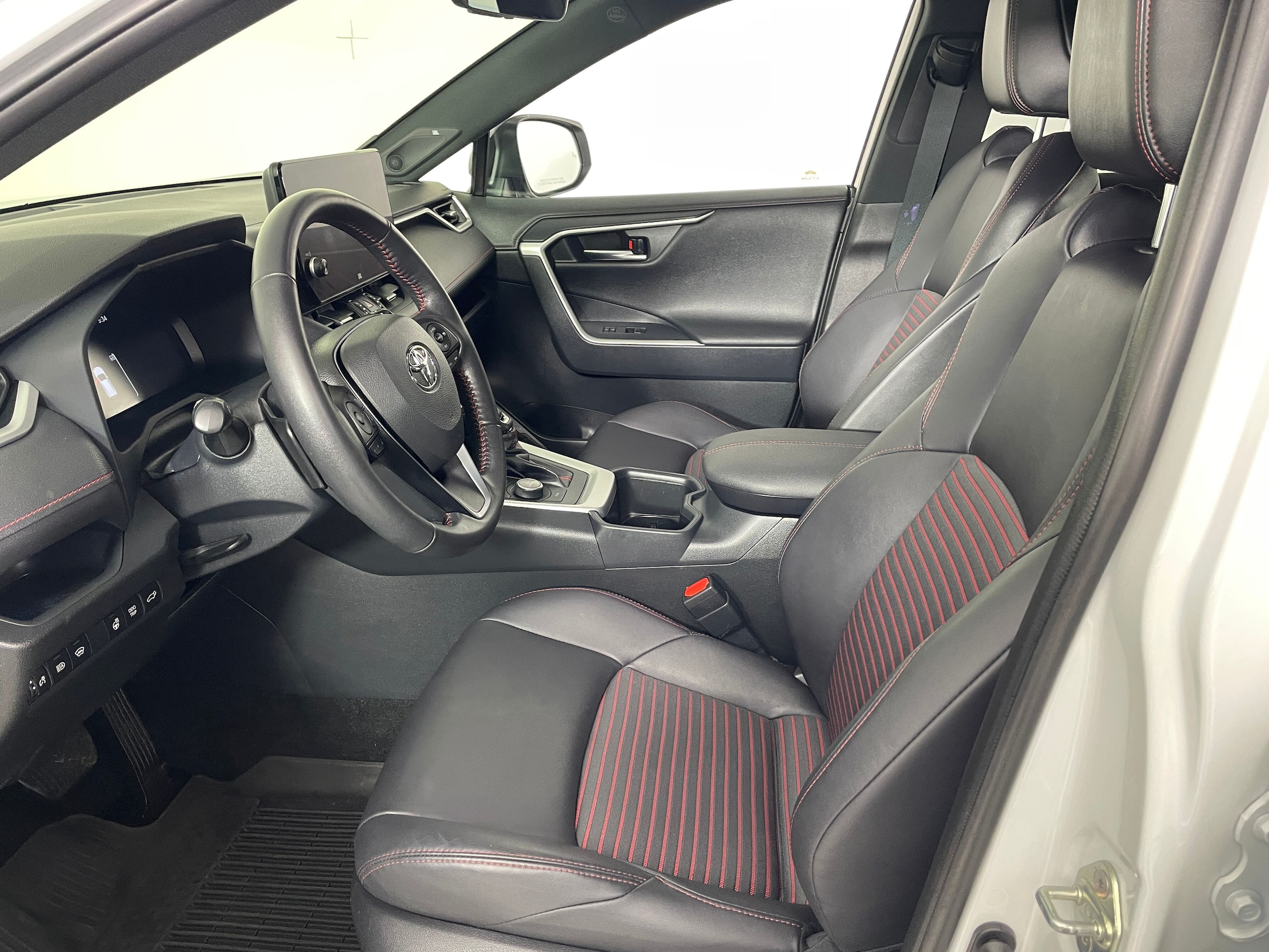 Used 2024 Toyota RAV4 XSE with VIN JTMEB3FV6RD166601 for sale in Bremerton, WA