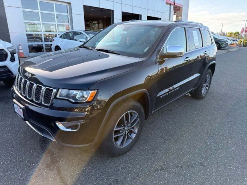 Used 2017 Jeep Grand Cherokee Limited 4x4 SUV