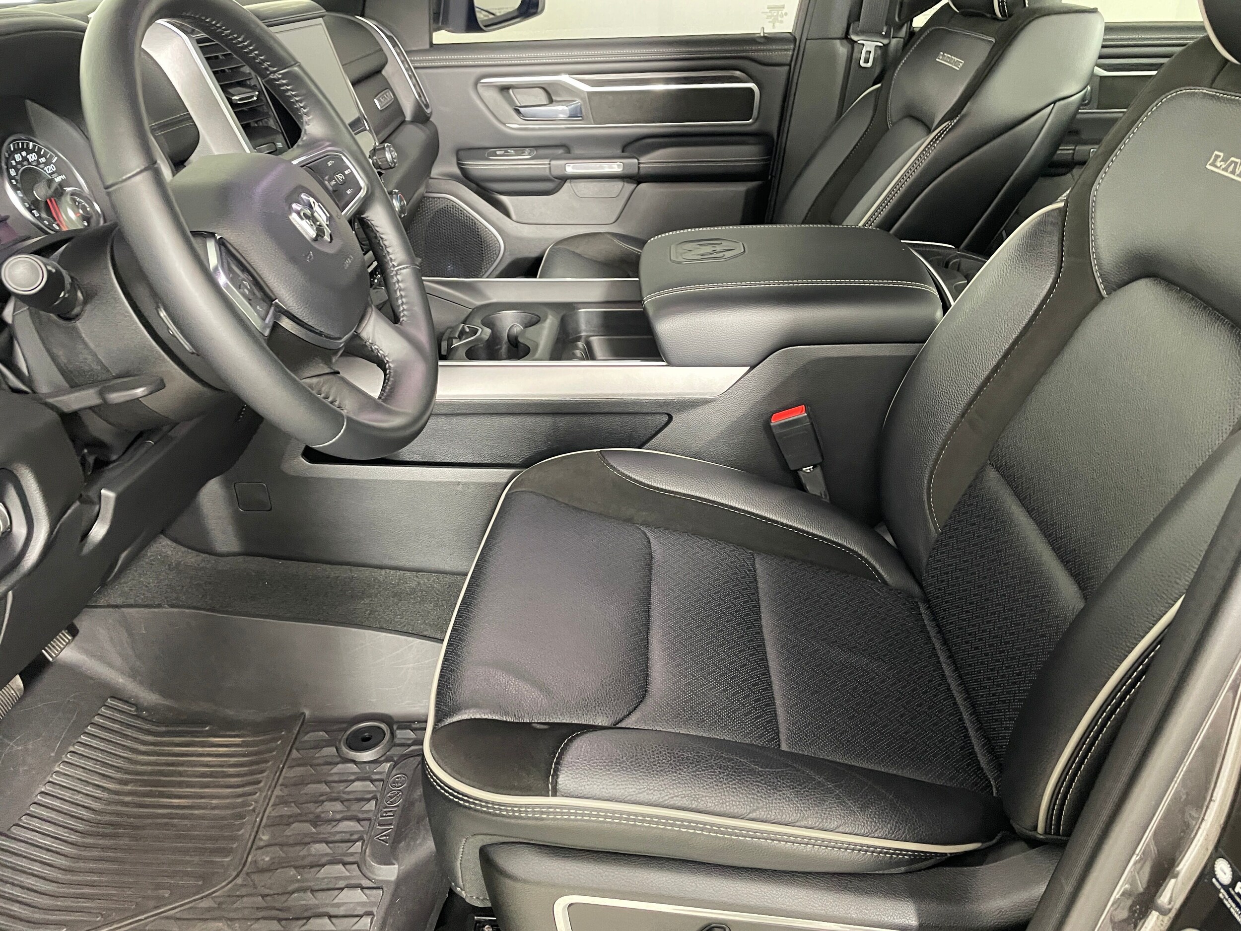 2023 Ram 1500 Laramie photo 2