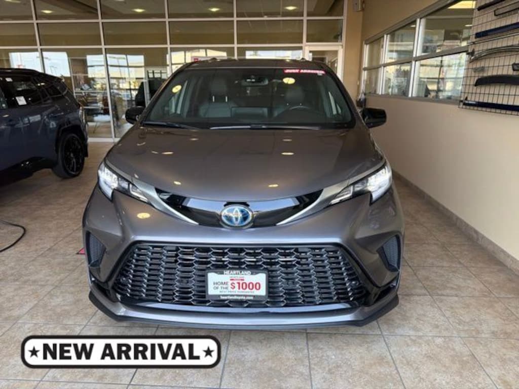 Used 2022 Toyota Sienna XSE 7 Passenger Van Passenger Van
