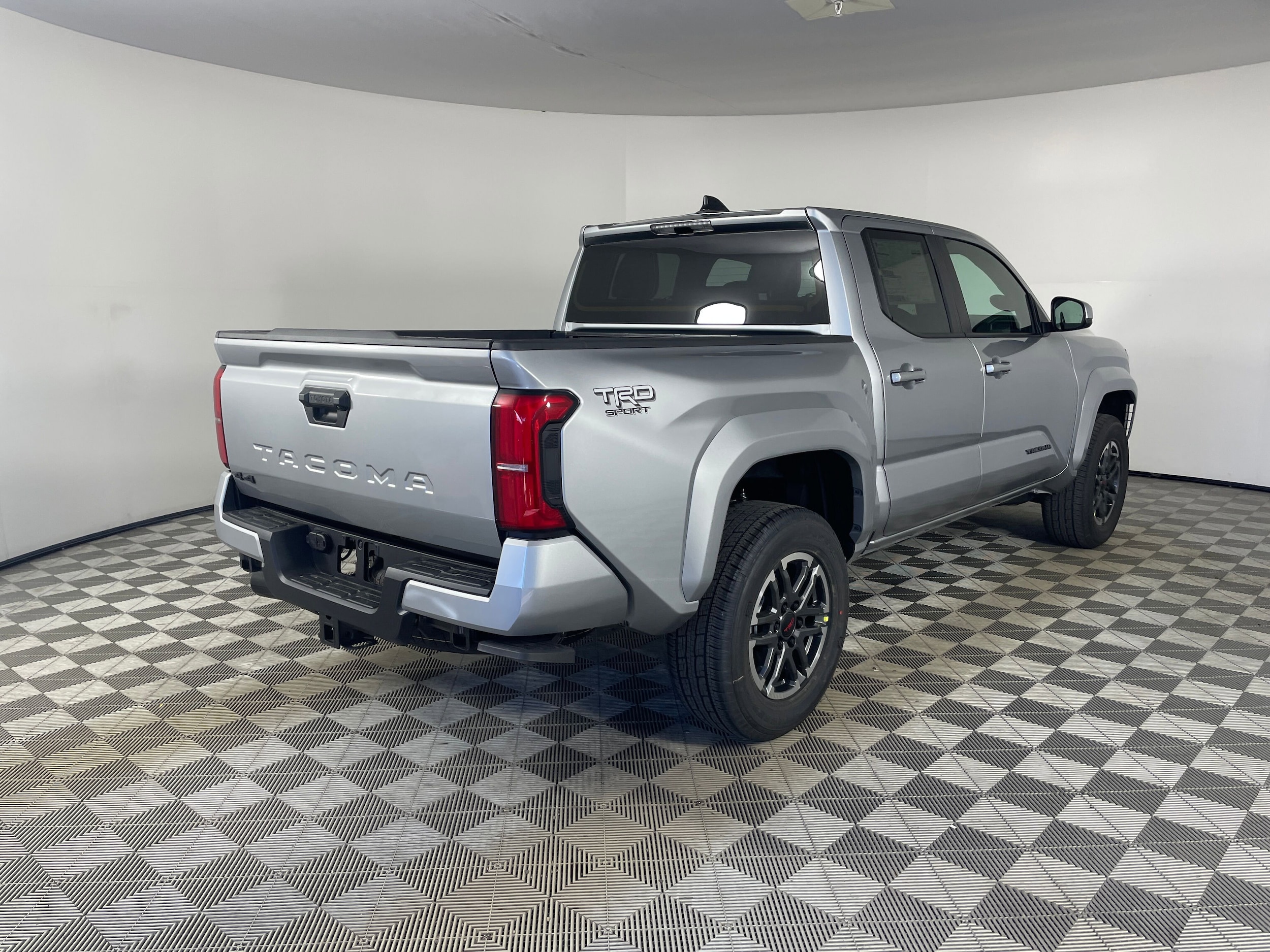 2026 Toyota Tacoma TRD Sport - Photo 6
