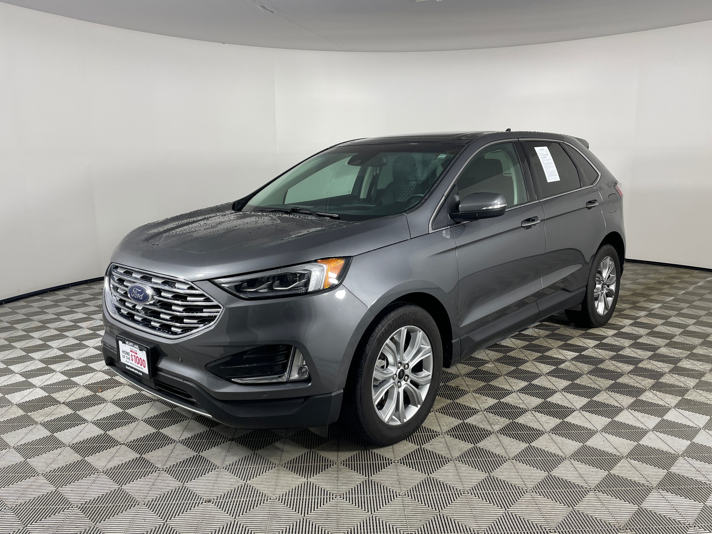 2023 Ford Edge Titanium's photo