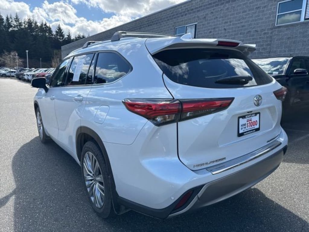 Used 2023 Toyota Highlander Platinum SUV