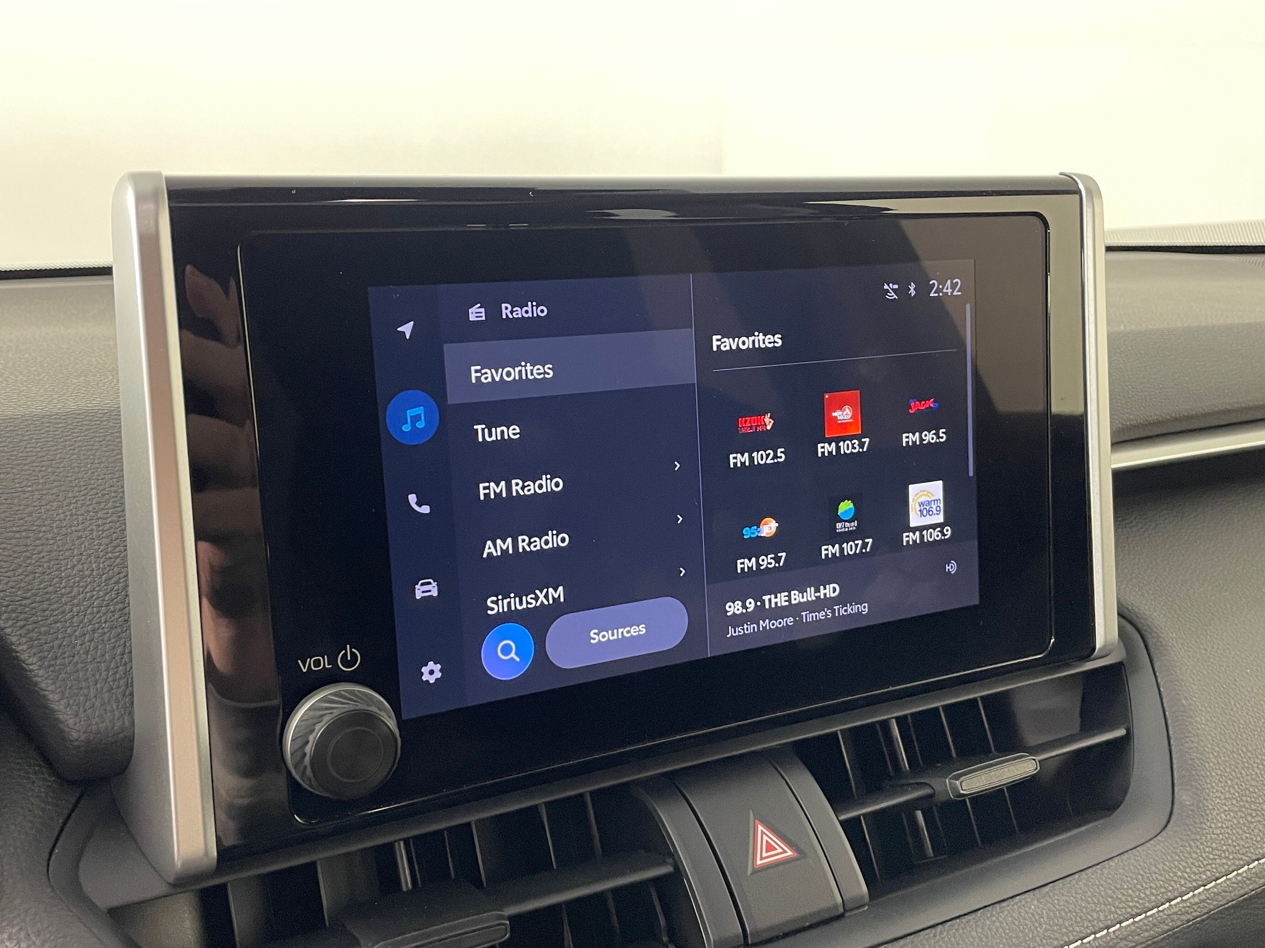 2025 Toyota RAV4 XLE photo 6