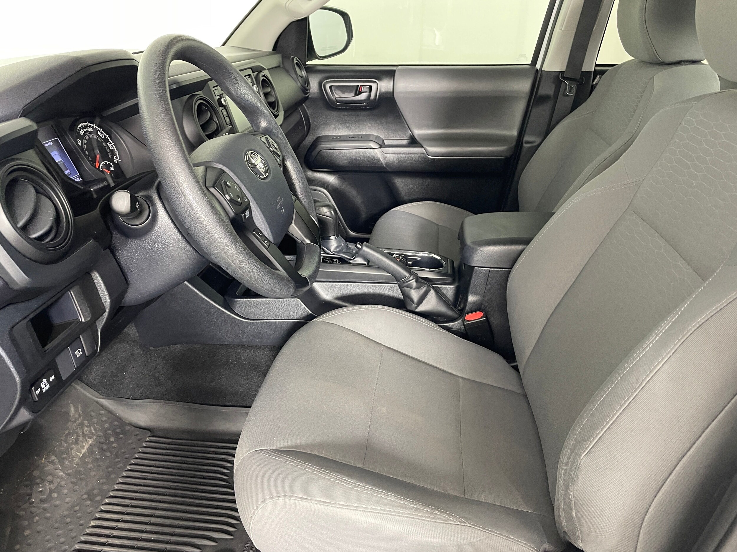 2019 Toyota Tacoma SR photo 2