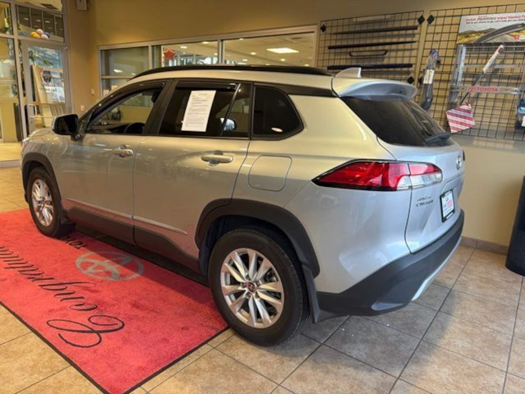 Used 2024 Toyota Corolla Cross LE SUV