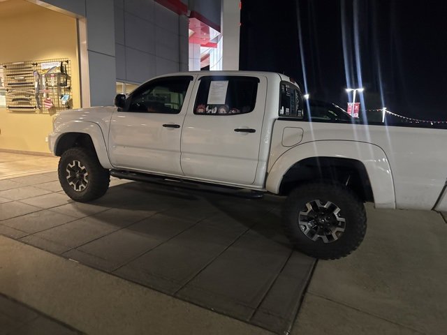 2015 Toyota Tacoma PreRunner V6 photo 2