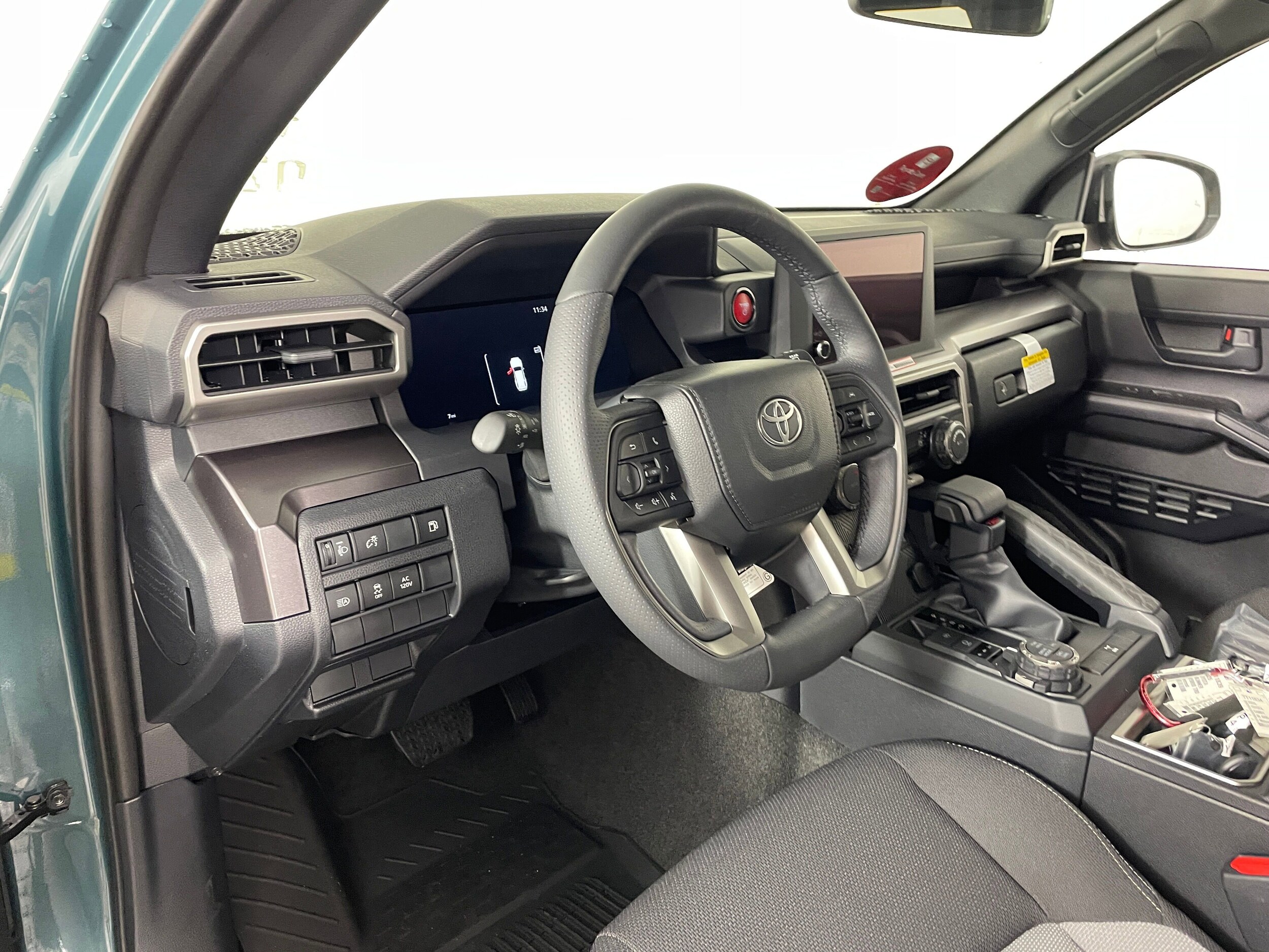 2025 Toyota 4Runner TRD Off-Road photo 2