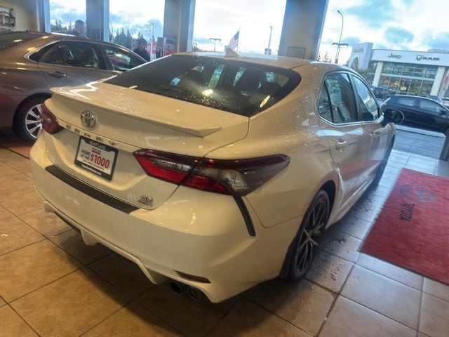 2024 Toyota Camry SE photo 5