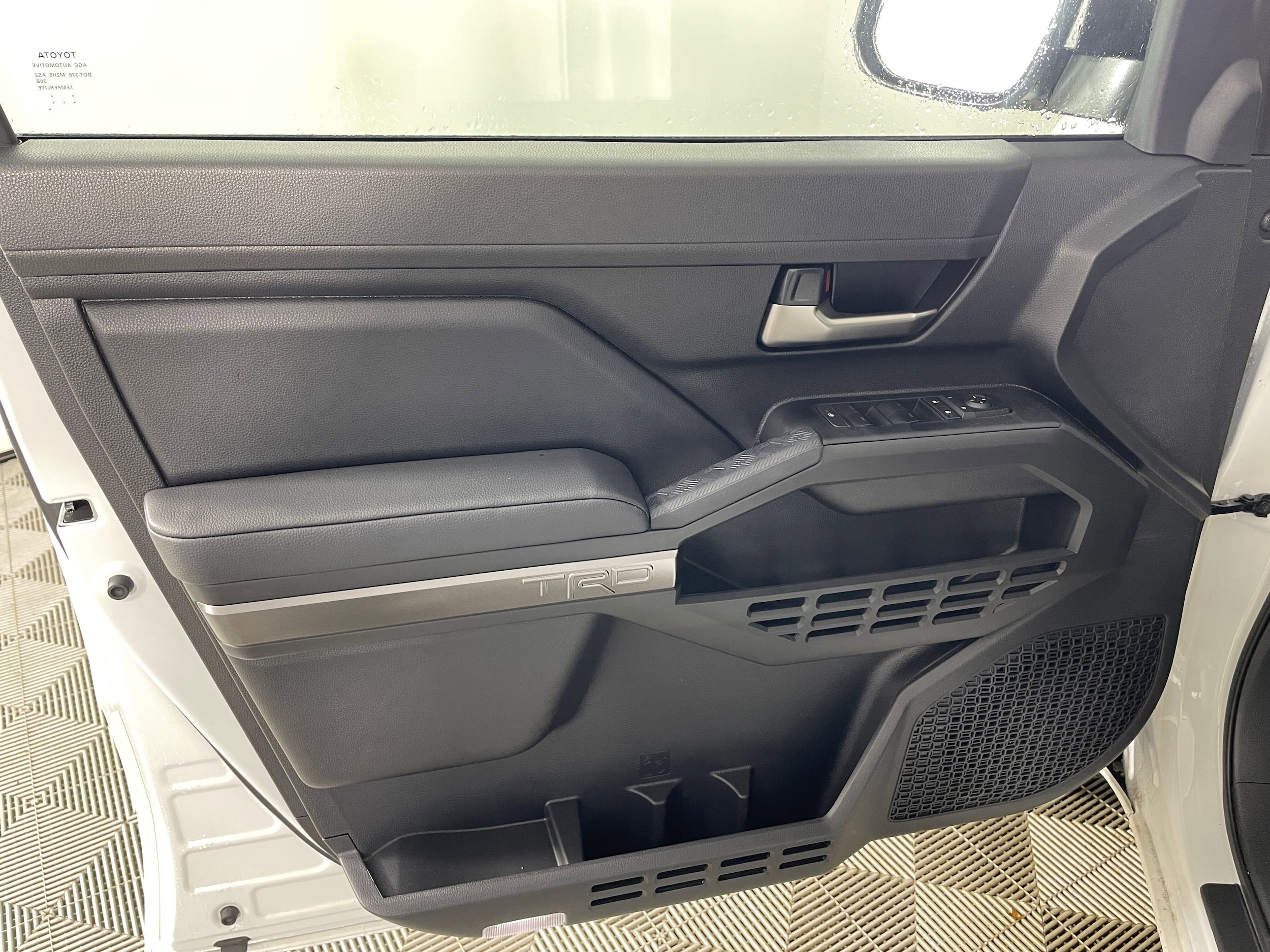 2025 Toyota Tacoma TRD Off Road - Photo 14