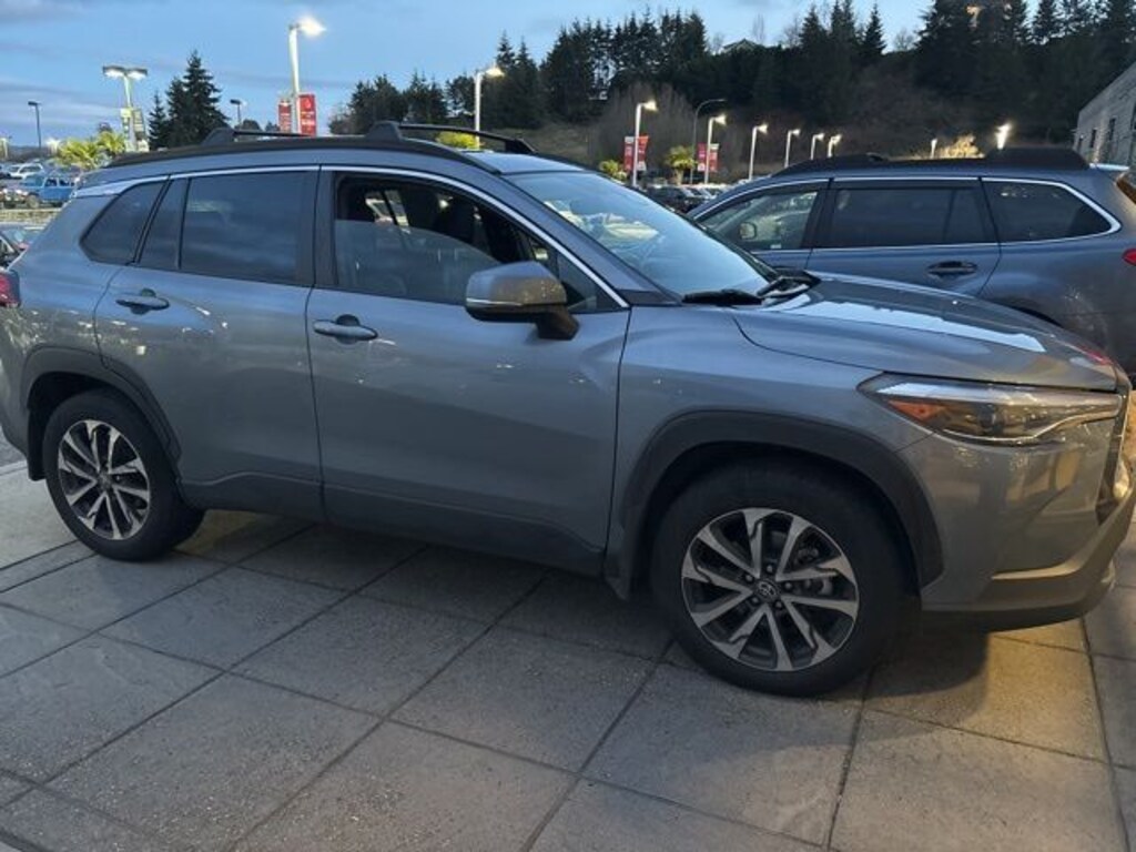 Used 2023 Toyota Corolla Cross XLE SUV