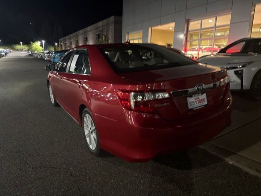 Used 2012 Toyota Camry Hybrid LE Sedan