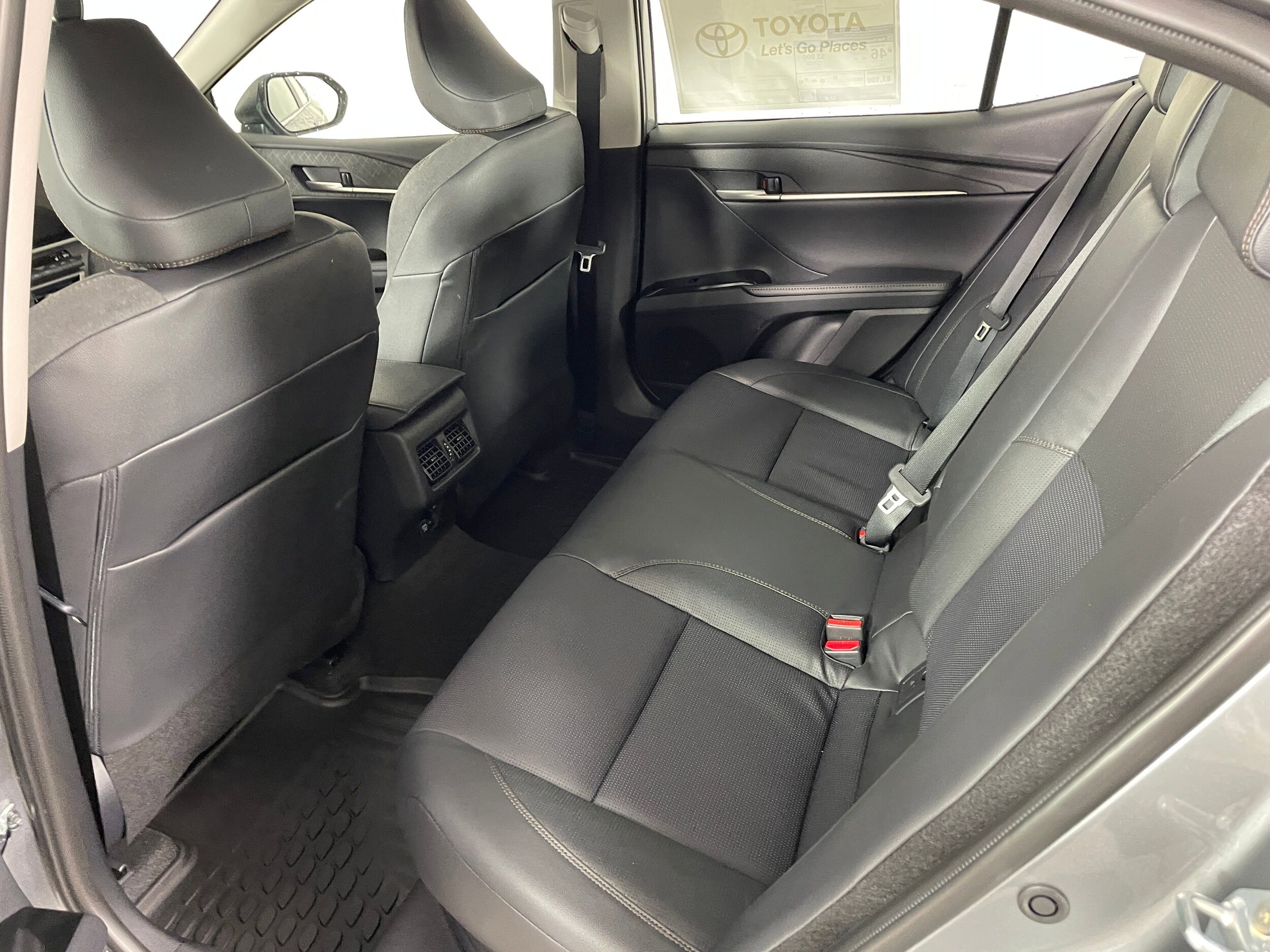 2026 Toyota Camry XLE photo 4