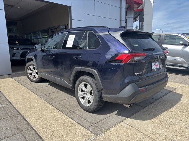 2020 Toyota RAV4 XLE photo 5