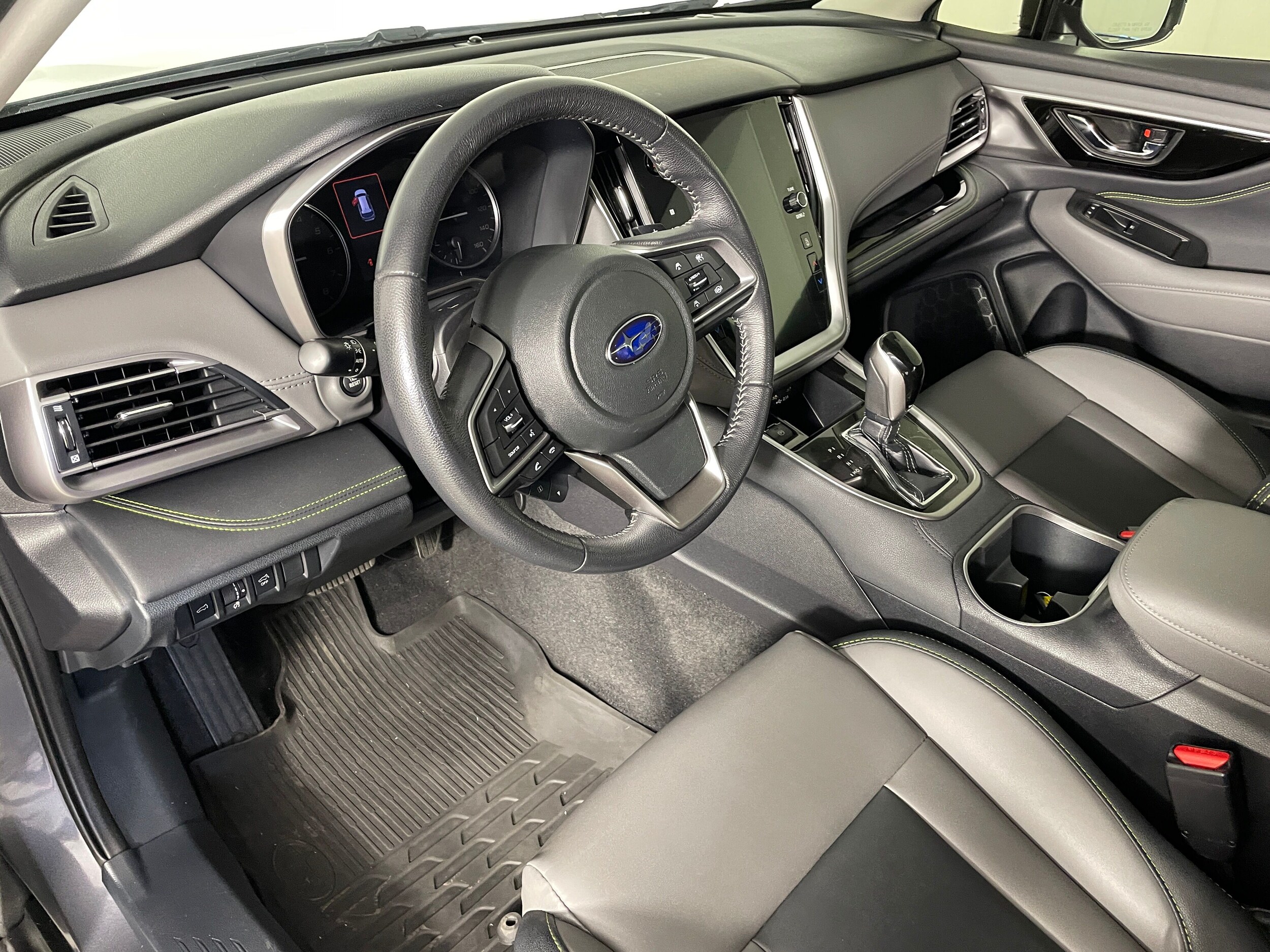 2021 Subaru Outback Onyx Edition XT photo 2
