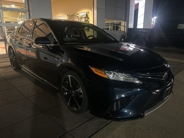 2020 Toyota Camry XSE photo 3