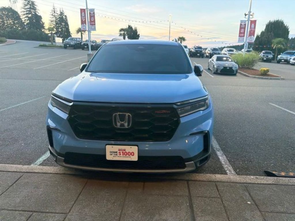 Used 2025 Honda Pilot TrailSport SUV