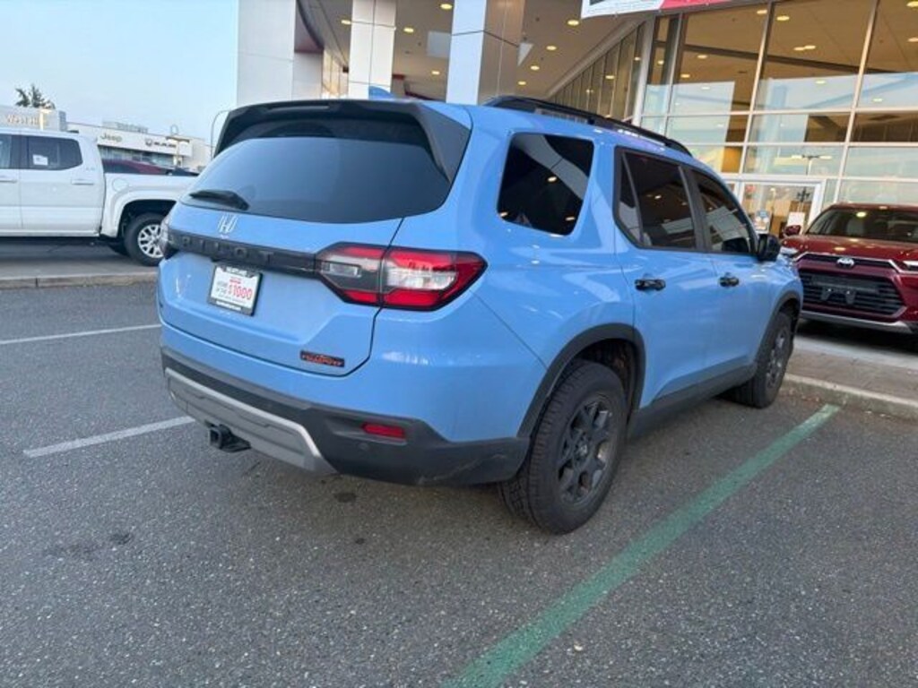 Used 2025 Honda Pilot TrailSport SUV