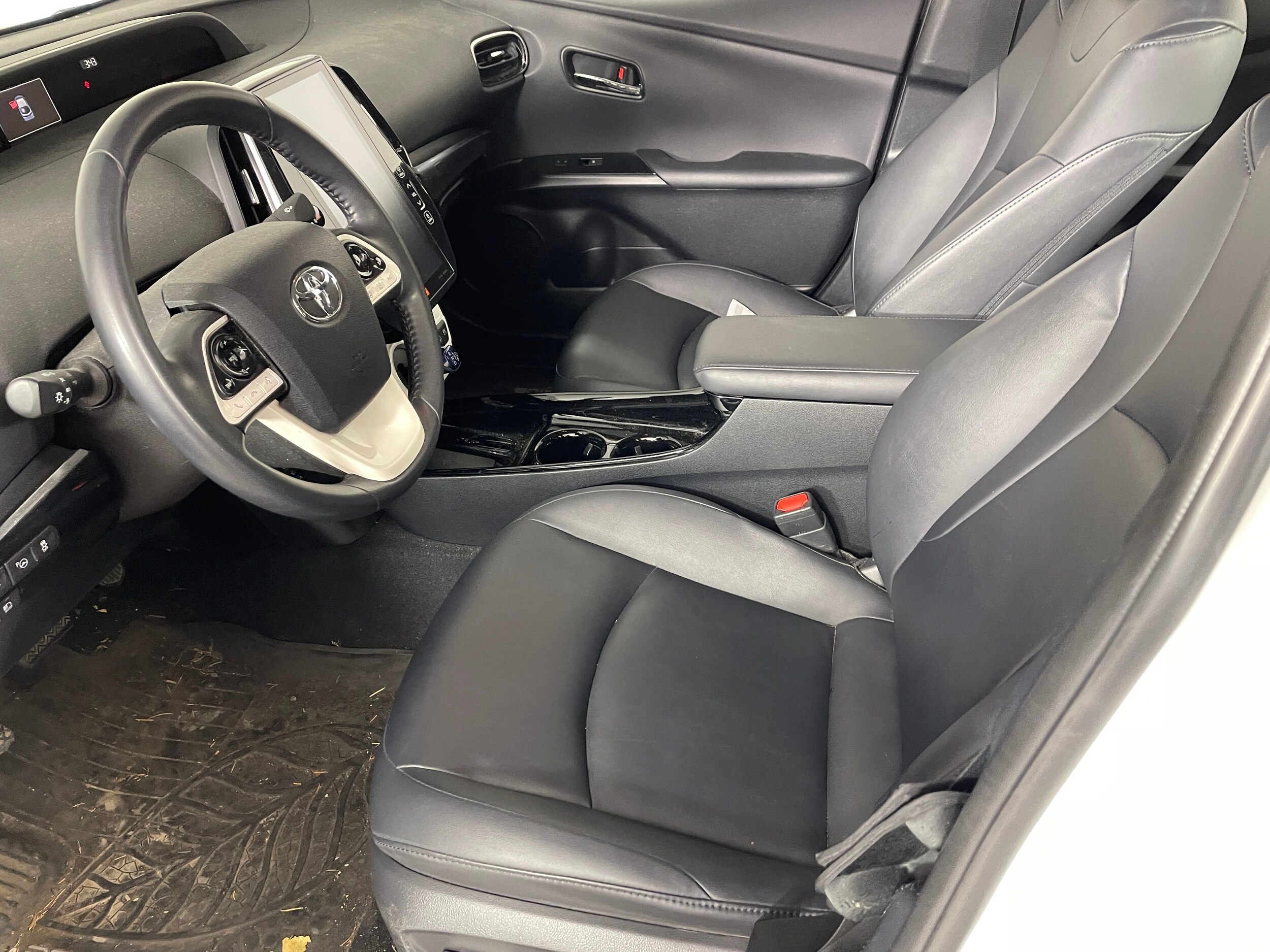 2018 Toyota Prius Prime Premium photo 2