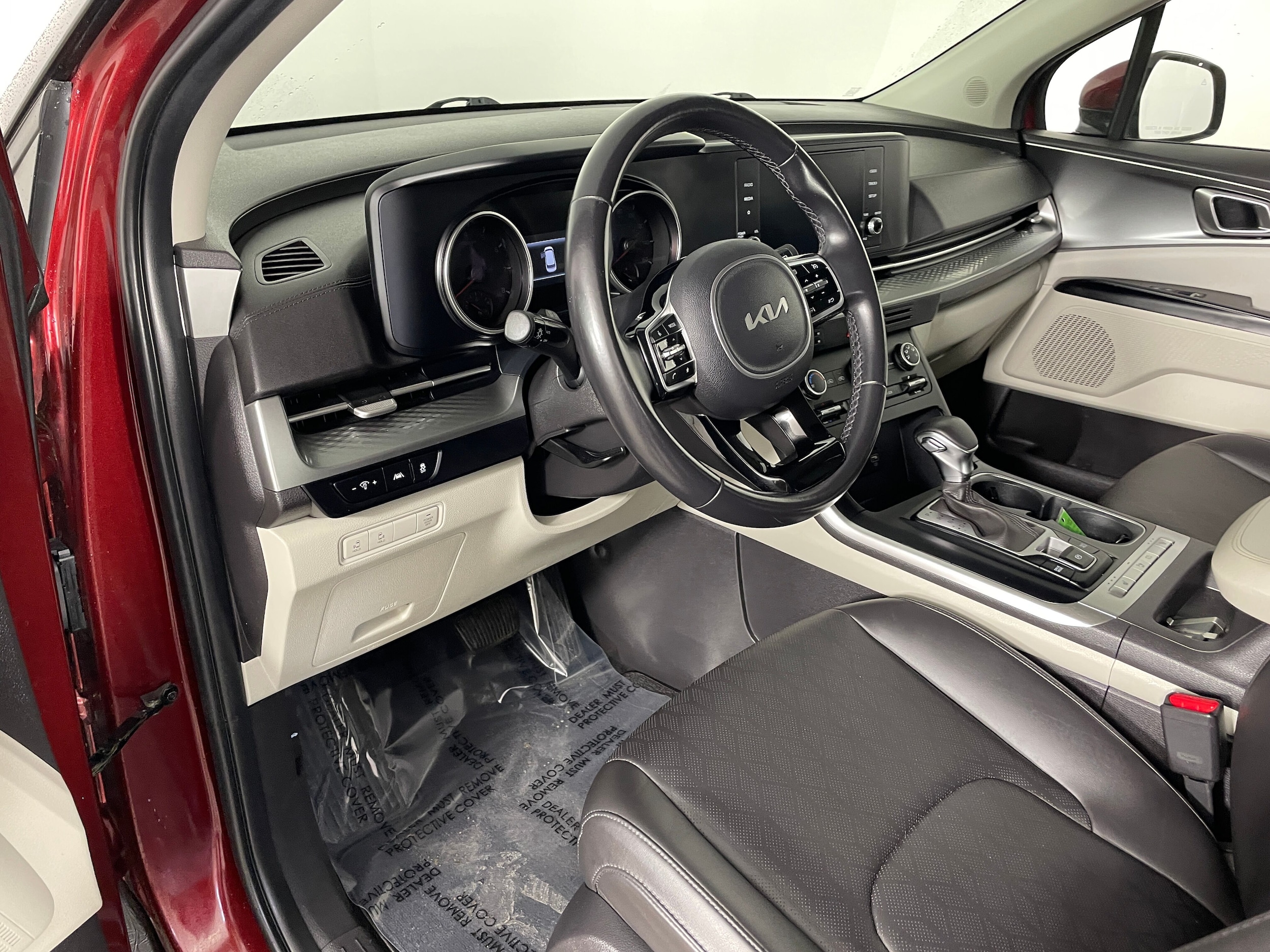 2022 Kia Carnival LXS photo 2