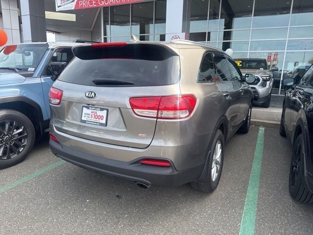 2017 Kia Sorento 2.4L LX photo 6