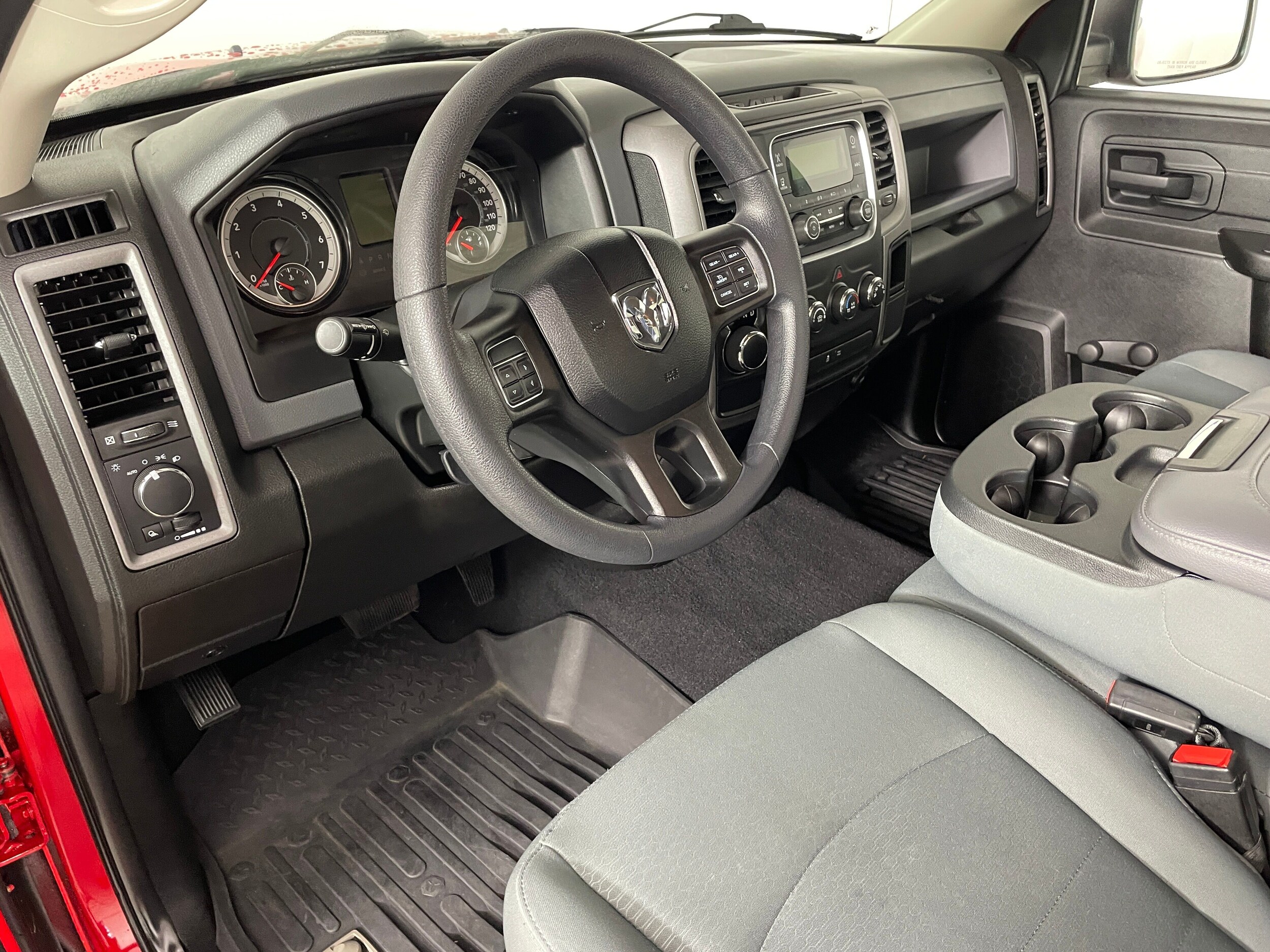2020 Ram 1500 Classic Tradesman photo 3