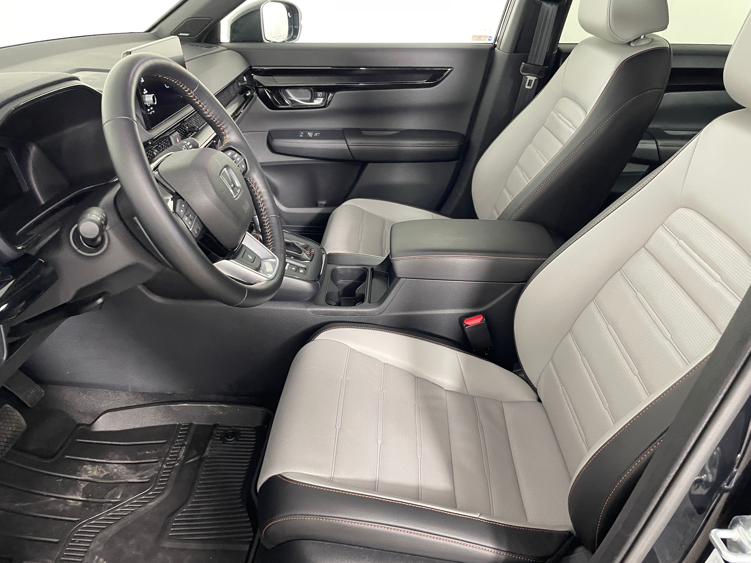 2026 Honda CR-V Hybrid Sport Touring photo 2