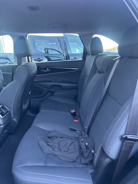 2020 Kia Sorento 3.3L S photo 6