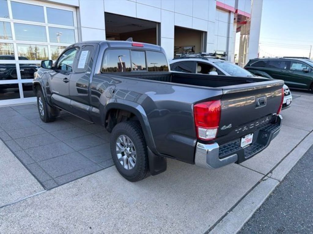 Used 2017 Toyota Tacoma SR5 Truck Access Cab