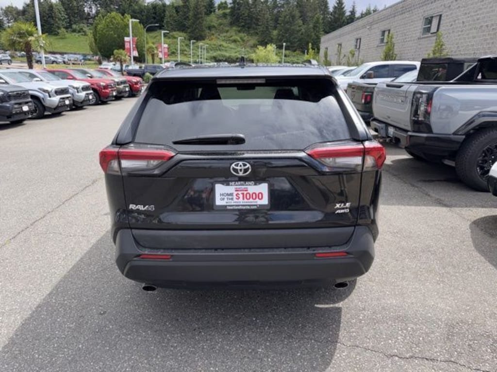 Used 2022 Toyota RAV4 XLE SUV