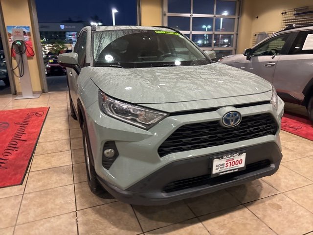 2020 Toyota RAV4 Hybrid XLE photo 4