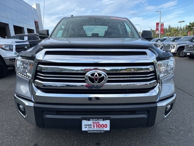 2017 Toyota Tundra SR5 photo 2