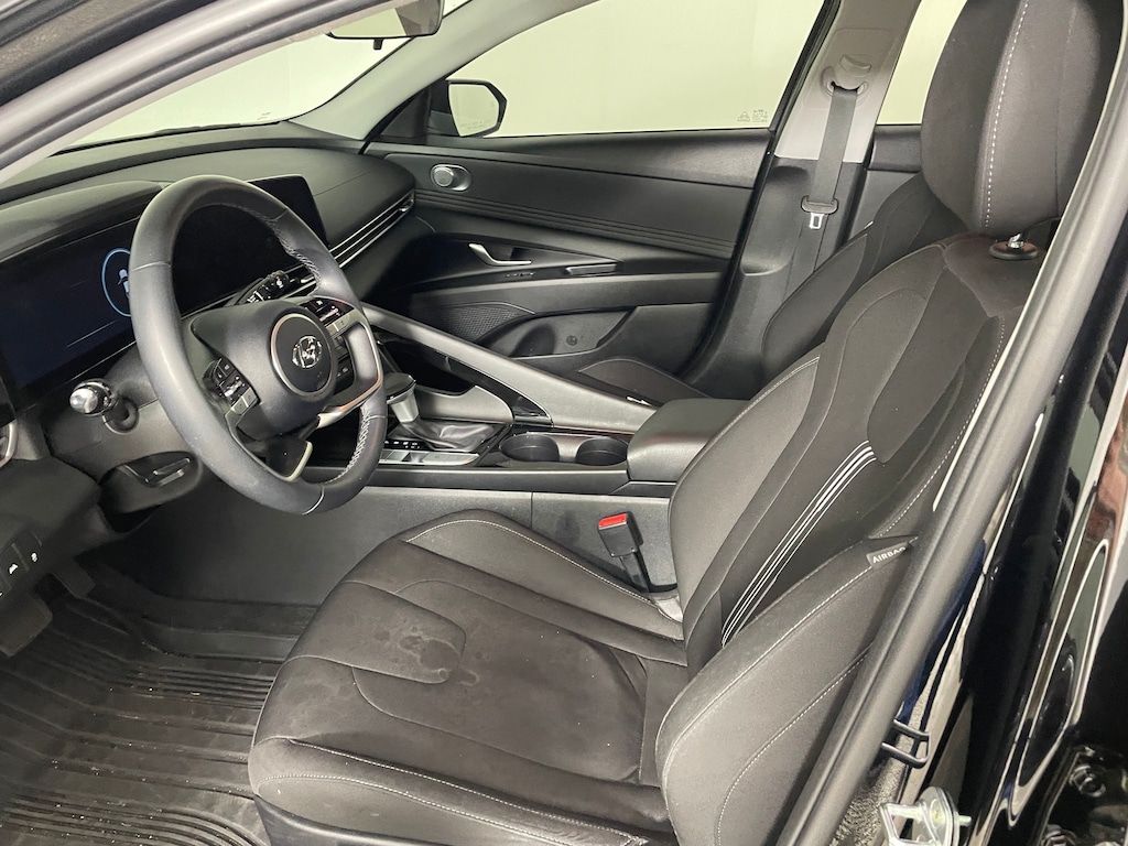 Used 2023 Hyundai Elantra SEL Sedan