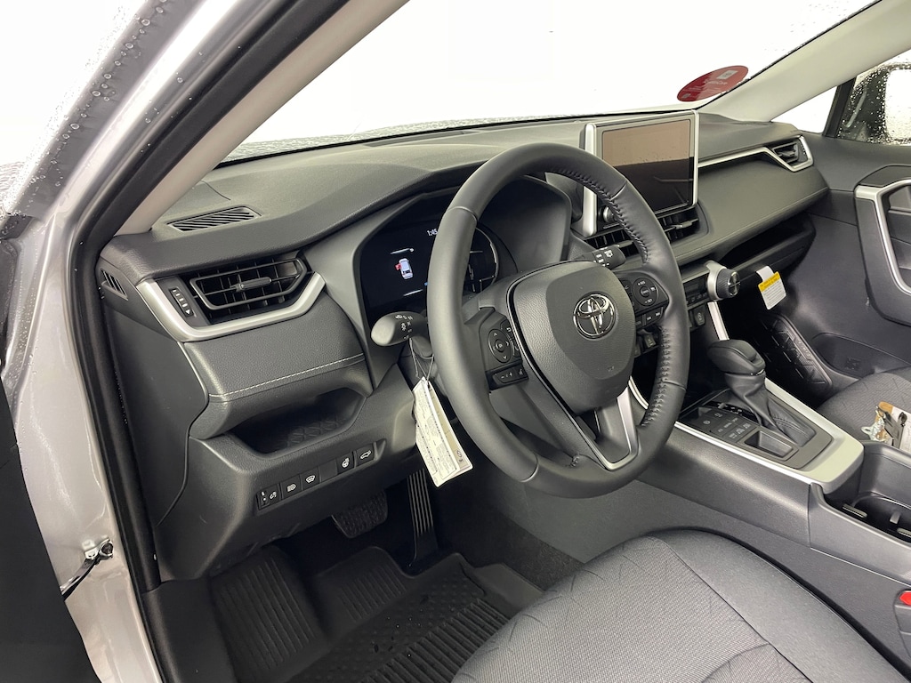 New 2025 Toyota RAV4 XLE XLE AWD SUV