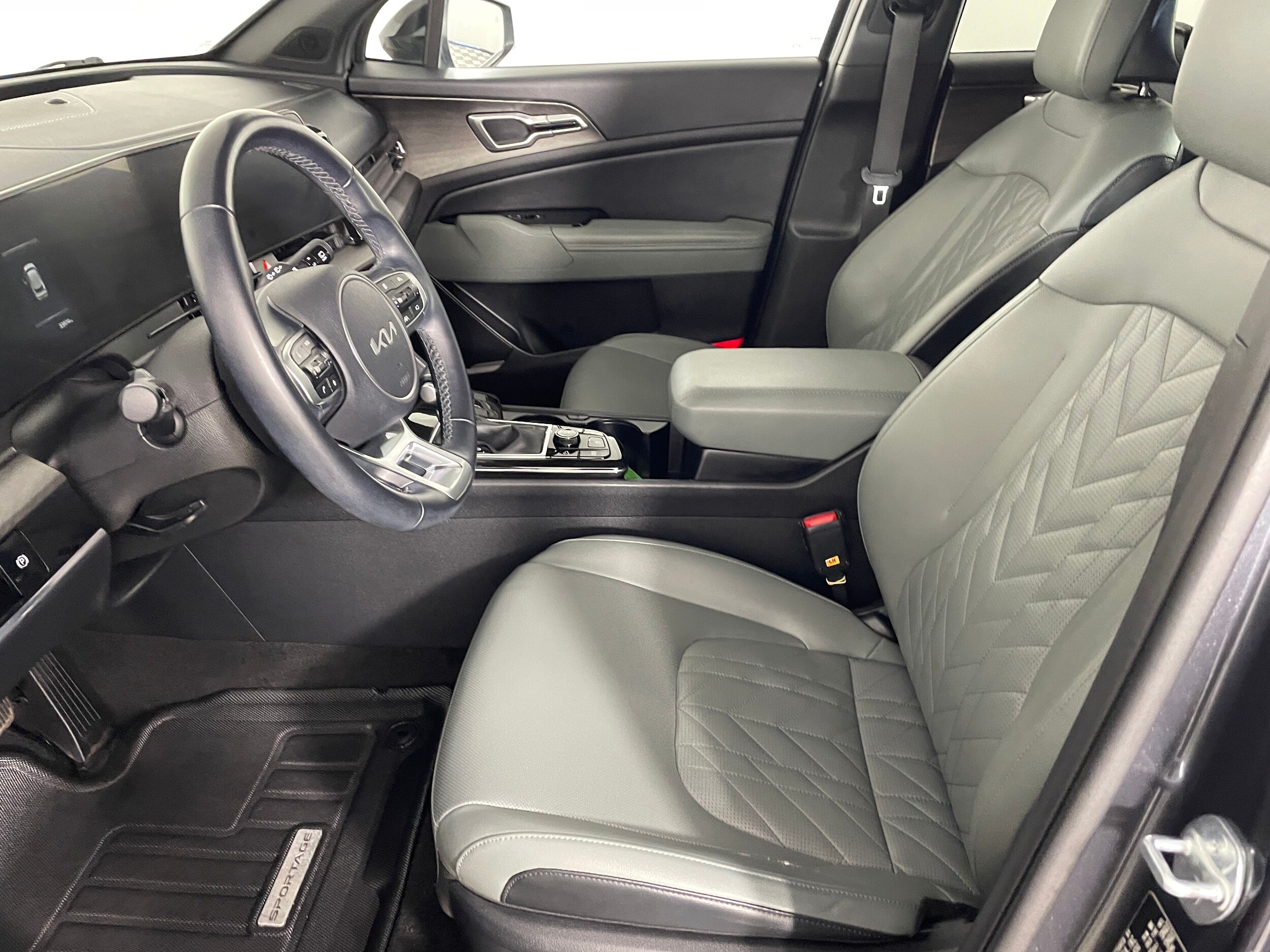 2024 Kia Sportage X-Line photo 2