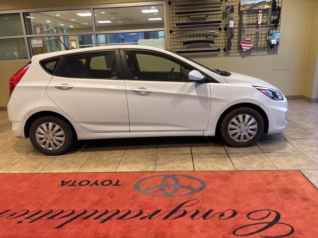 2017 Hyundai Accent SE photo 4